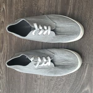 H&M Mens 8.5 Casual Shoes - DIVIDED